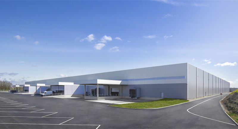 Photographie de l'ensemble du hangar Airlog HUB logistique