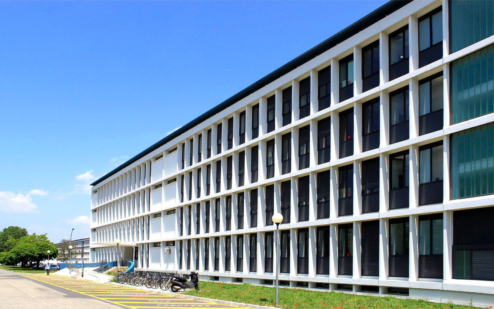 photographie de la façade du bâtiment de l’université Paul Sabatier Toulouse III